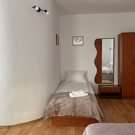 Ambra Room'S Braşov Exteriör bild