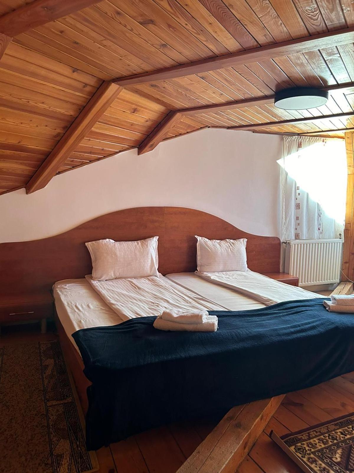 Ambra Room'S Braşov Exteriör bild