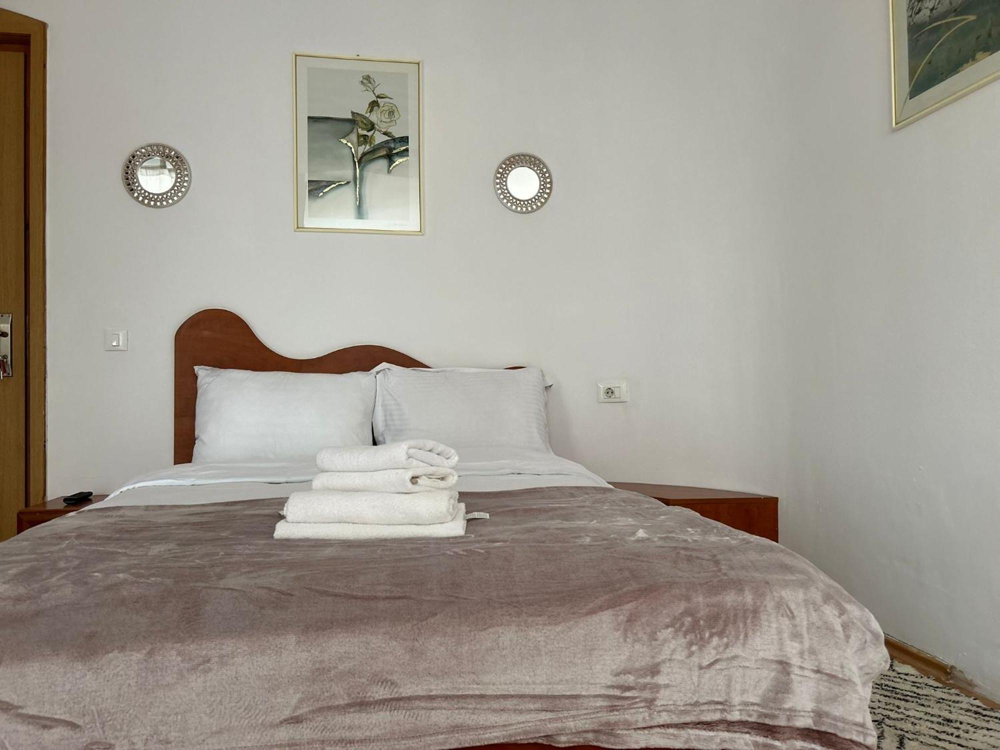 Ambra Room'S Braşov Exteriör bild